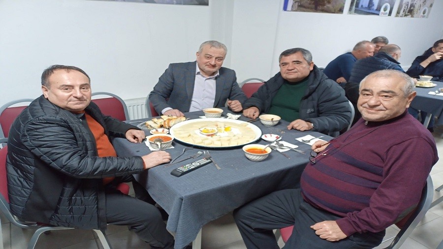 Eski�ehir�de Ya�ayan Piribeyliler �Araba��� etkinli�inde bulu�tular