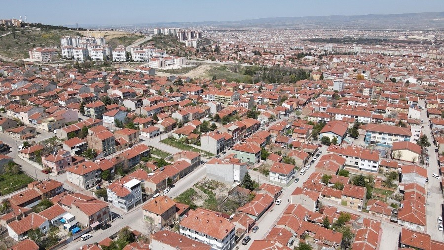 O MAHALLELERDE AYRIK NZAM 4 KAT'A IKIYOR