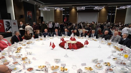 �EH�T A�LELER�YLE �FTAR SOFRASINDA ORU�LAR A�ILDI