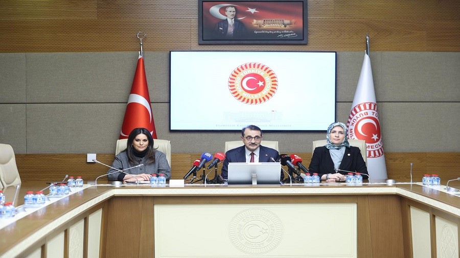 TBMM Yapay Zek� Komisyonu Raporunu Tamamlad�: T�rkiye ��reten ve D�zenleyen� Olmay� Hedefliyor