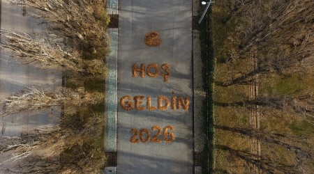 YAPRAKLARLA YAZILAN SIMSICAK KAR�ILAMA:  �HO� GELD�N 2026�