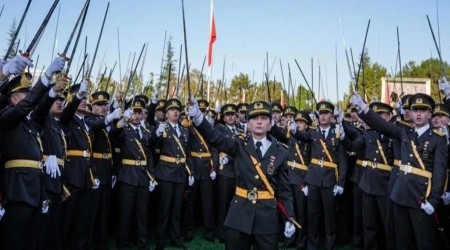 TEĞMENLER TSK'DAN İHRAÇ EDİLDİ