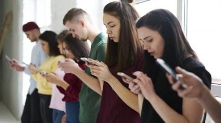 CEP TELEFONU BAĞIMLILIKTA İSTENMEYEN SORUNLAR