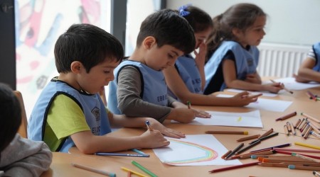 ESK��EH�R�DE A�LE DOSTU K�LT�R-SANAT D�NEM� BA�LIYOR