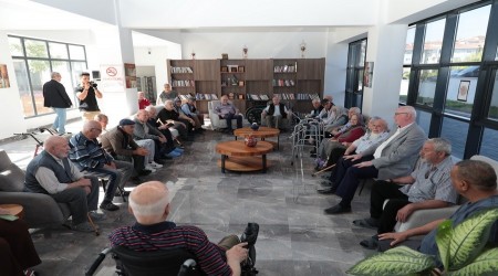 Bakan Kazm Kurttan Koca narlara bayram ziyareti