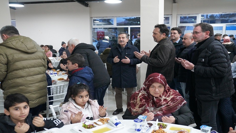 TEPEBA�I �FTAR SOFRASINI �UKURH�SAR�DA KURDU